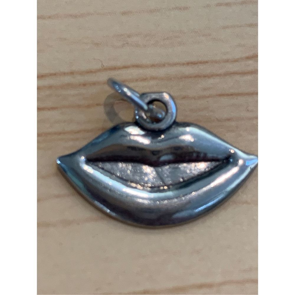 .925 Makeup Lips Sterling Silver Jewelry Charm #Beauty #Makeup #Lips